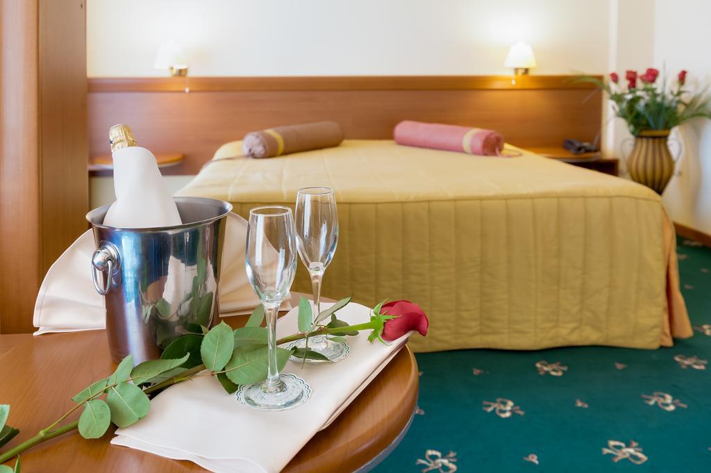 Hotel Palas Mamaia Zimmer foto